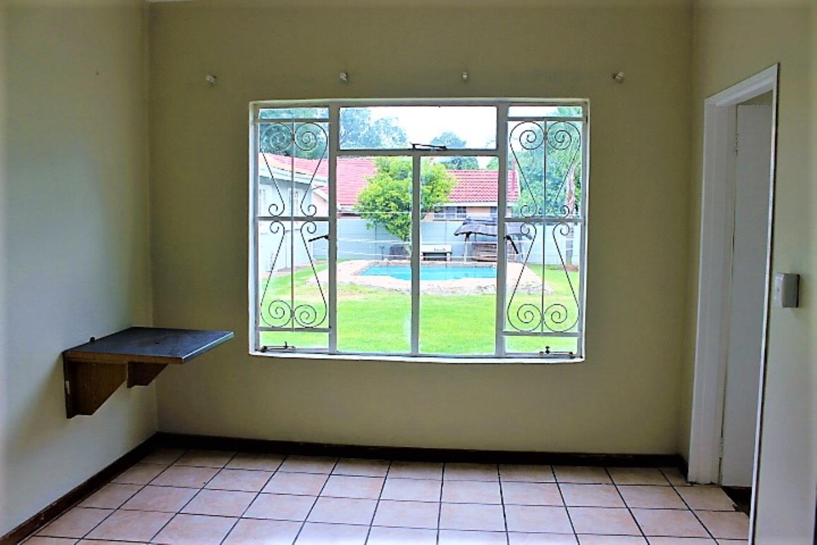 606846_7.JPG